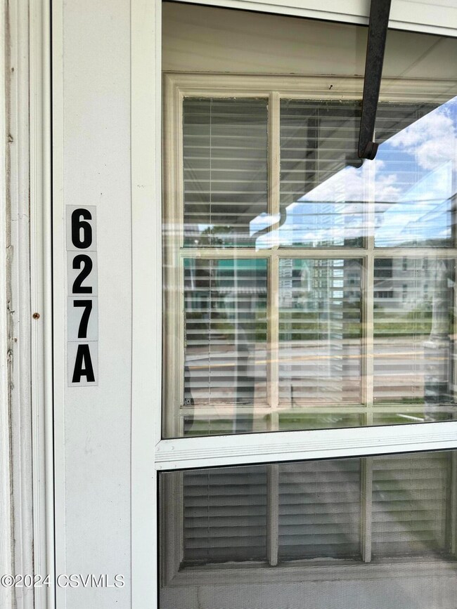 627 E 3rd St, Nescopeck, PA 18635 - photo 3