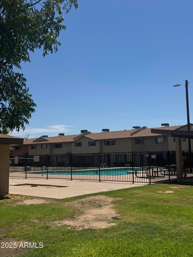 6765 N 44th Ave unit 246, Glendale, AZ 85301 - photo 2