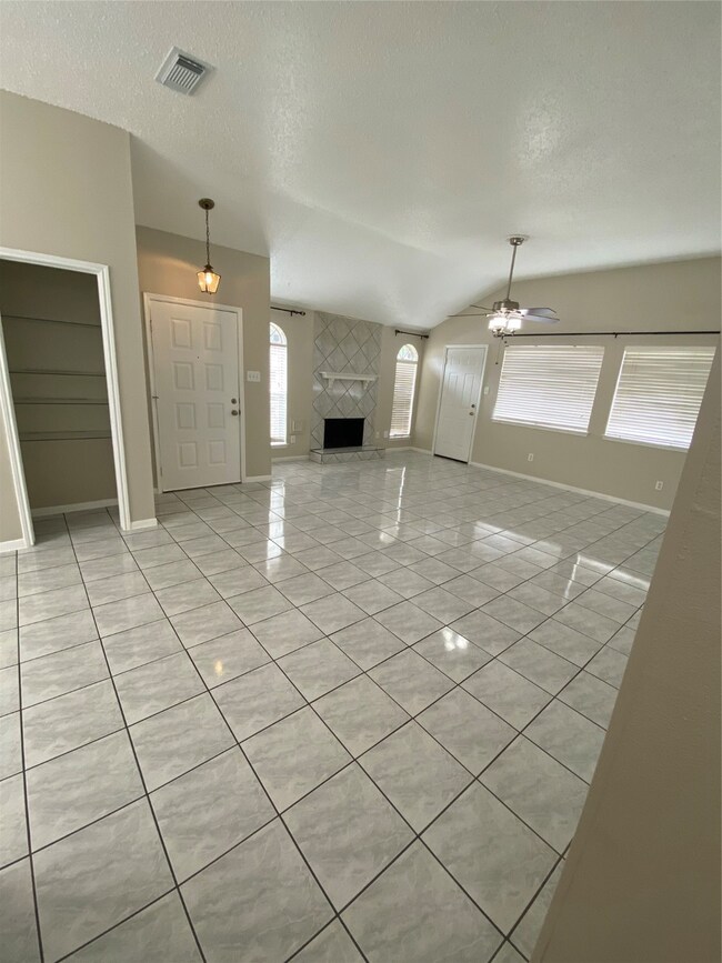 8650 Pine Falls Dr, Houston, TX 77095 - photo 2