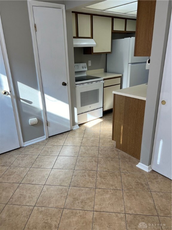 3551 Spanish Villa Dr unit 12, Dayton, OH 45414 - photo 3