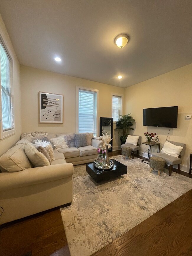 2619 N Southport Ave unit 1R, Chicago, IL 60614 - photo 2