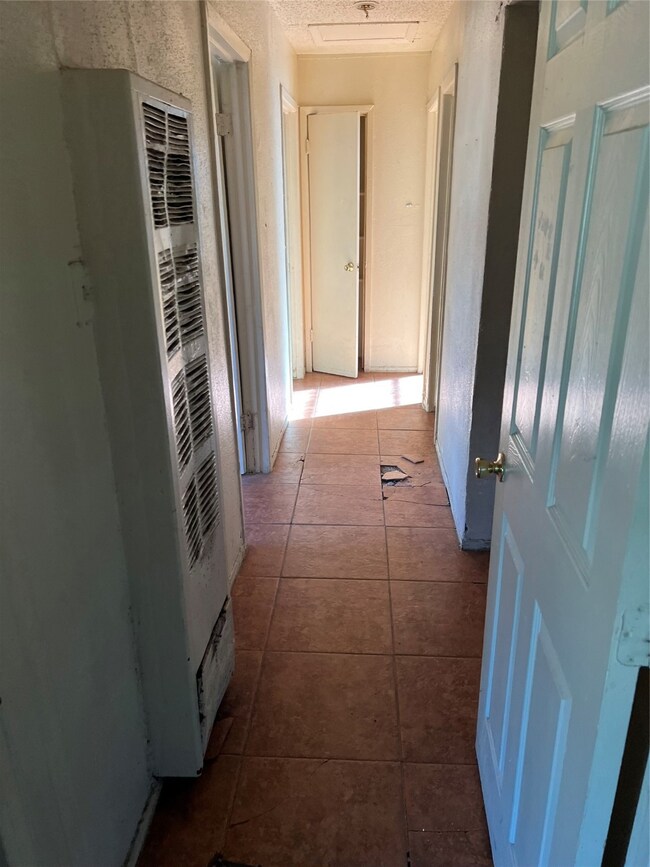 3414 Saint Benedict St, Houston, TX 77021 - photo 3