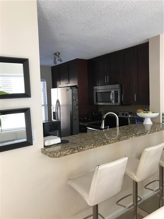 unlisted-address, Davie, FL 33325 - photo 4