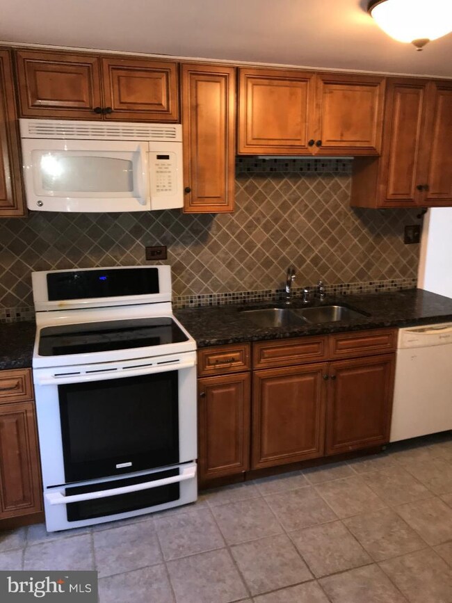 1155 Broad St, Darby, PA 19023 - photo 6