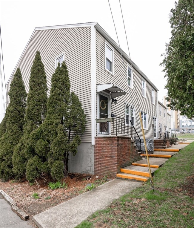 63 Proctor St unit E, Salem, MA 01970 - photo 2