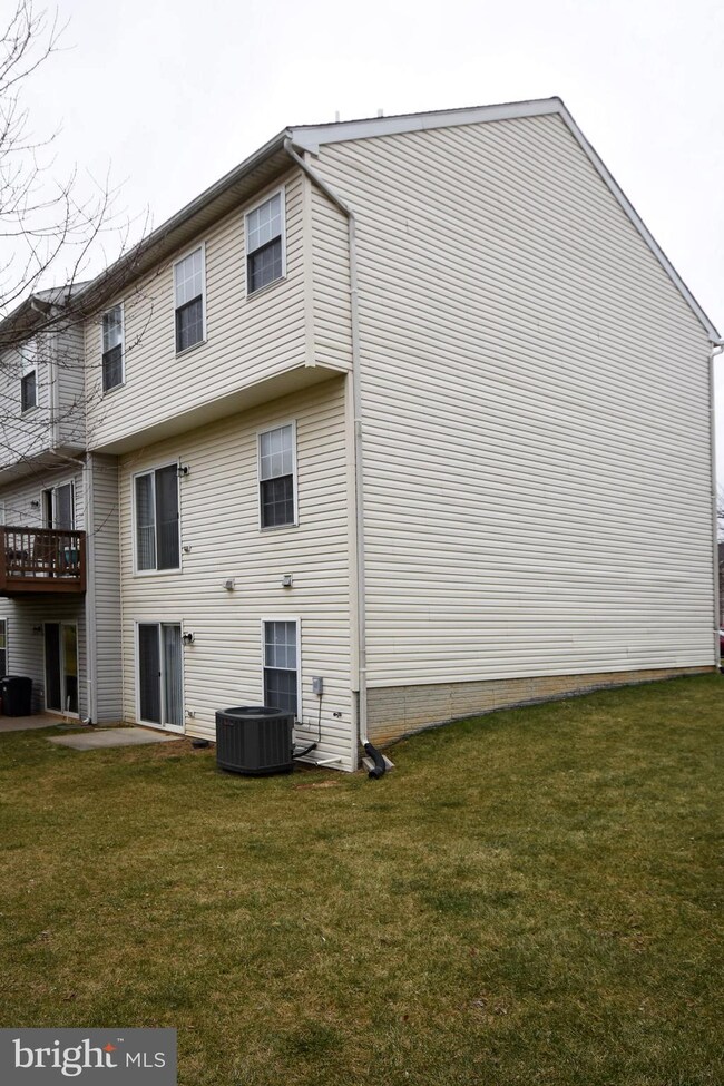 5799 Rock Spray Ct, Frederick, MD 21703 - photo 2