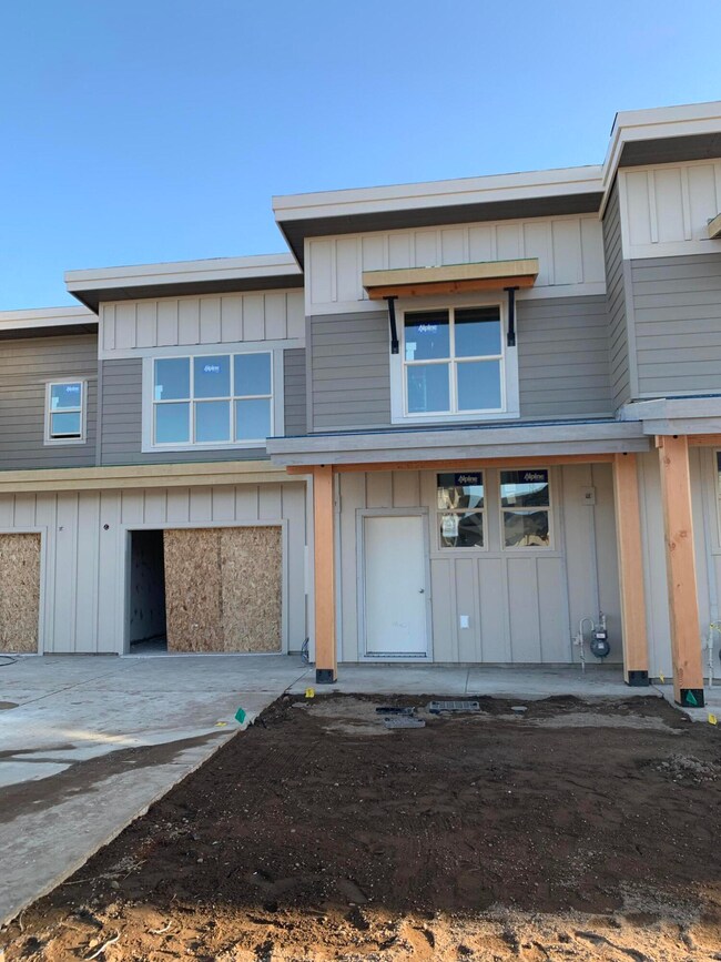 3634 SW Badger Ave, Redmond, OR 97756 - photo 3