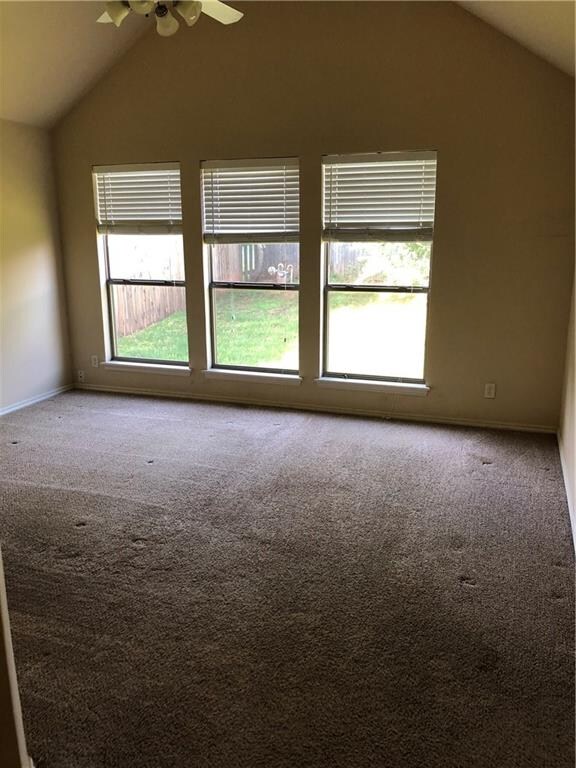 902 Castle Rd, Edmond, OK 73034 - photo 4