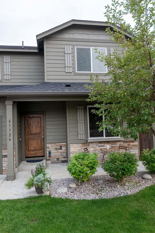 61126 Cone Flower St, Bend, OR 97702 - photo 2