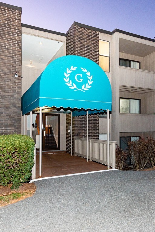 40 Shrewsbury Green Dr unit G, Shrewsbury, MA 01545 - photo 2