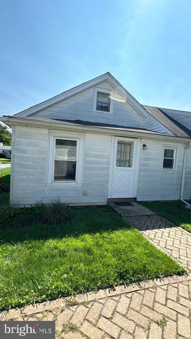 8474 Leishear Rd unit B, Laurel, MD 20723 - photo 3