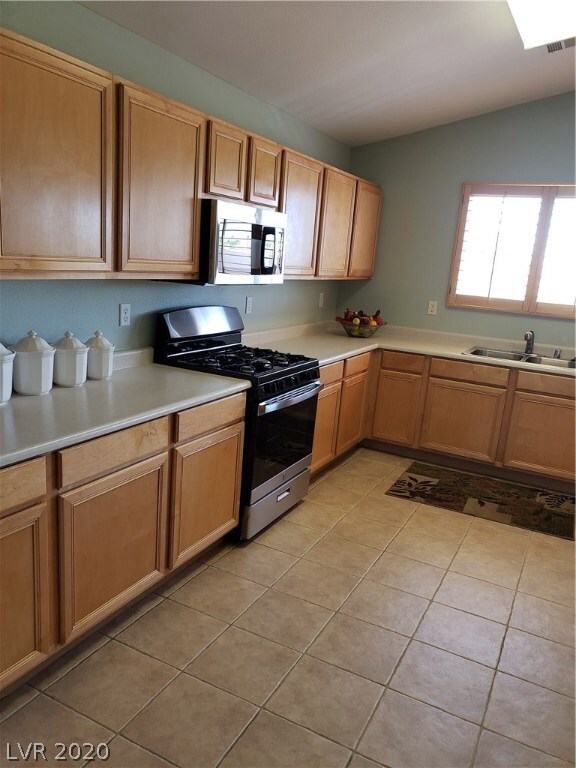 3252 Fossil Springs St, Las Vegas, NV 89135 - photo 7