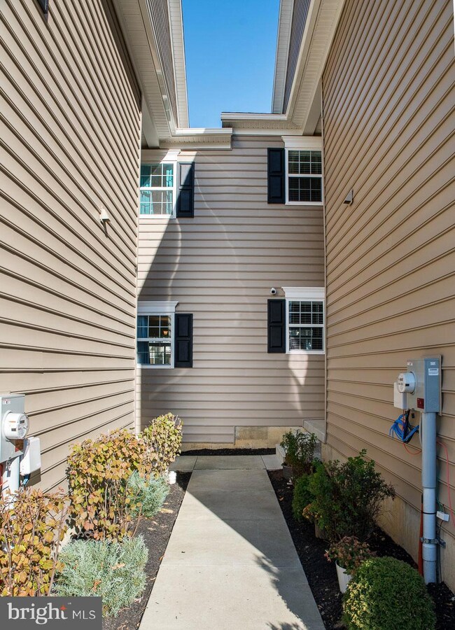 336 Kemper Dr, Honey Brook, PA 19344 - photo 4