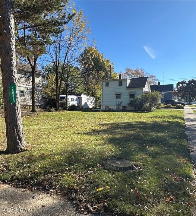 2829 Maplecrest Ave, Cleveland, OH 44134 - photo 5