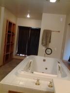 Whirlpool tub