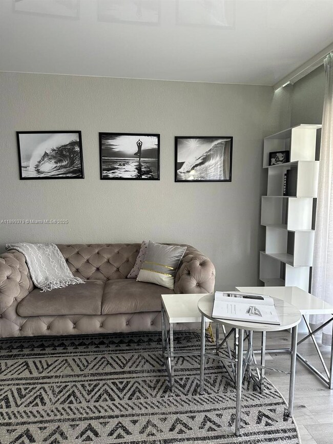 20201 NE 29th Ct unit D335, Miami, FL 33180 - photo 5