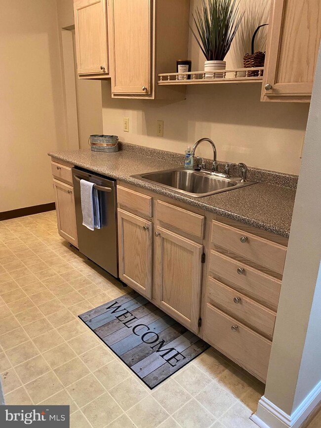 2506 Waters Edge Dr unit 6, Newark, DE 19702 - photo 7