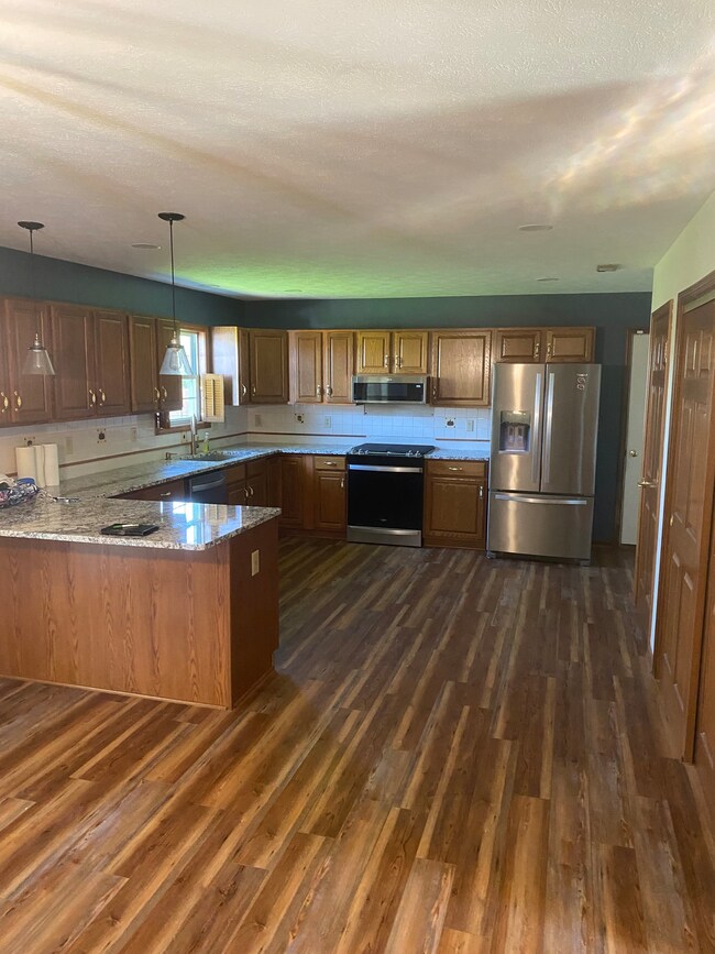 376 Schoolhouse Ln, Bargersville, IN 46106 - photo 6