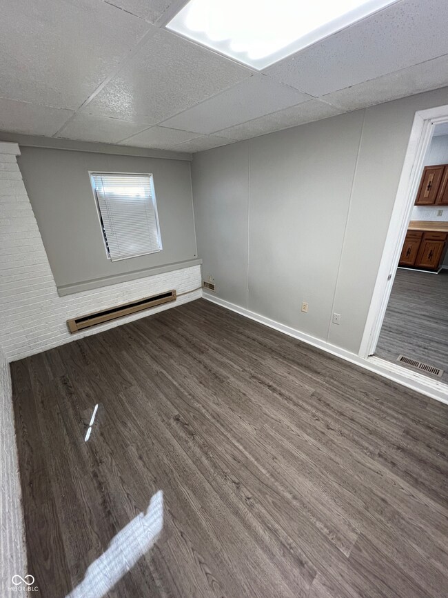 303 2nd St unit 2, Covington, IN 47932 - photo 6