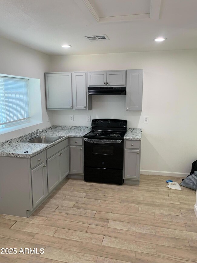 1759 W Hadley St unit C, Phoenix, AZ 85007 - photo 4