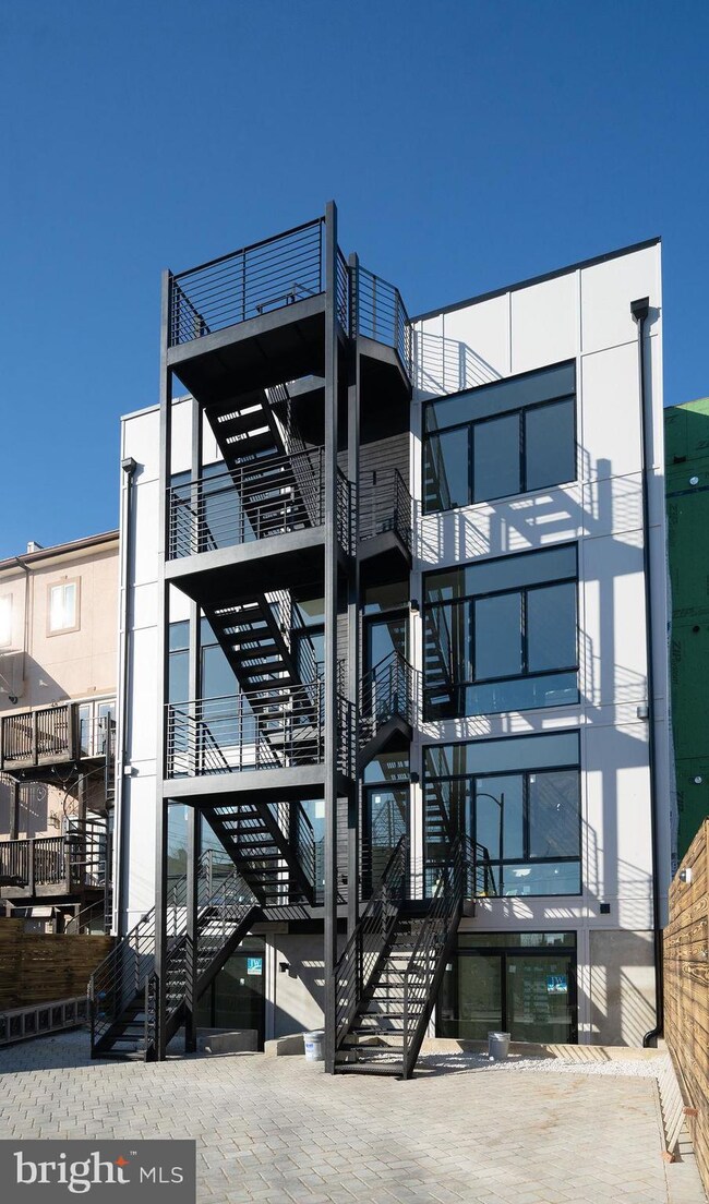 511 M St NE unit B, Washington, DC 20002 - photo 2