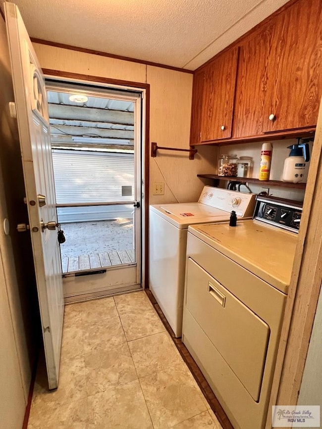 27461 Minnesota Dr, Harlingen, TX 78552 - photo 2