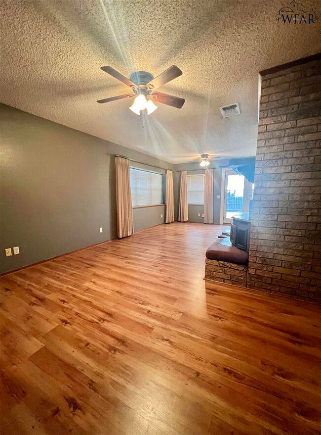 1429 Christine Rd, Wichita Falls, TX 76302 - photo 6