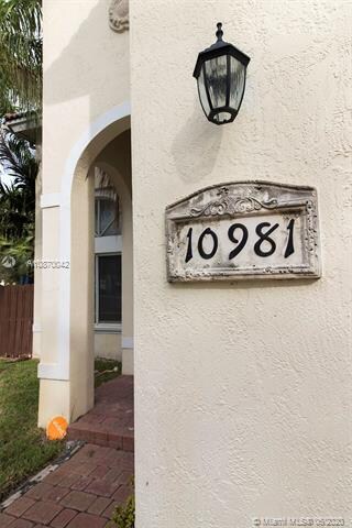 10981 NW 44th Terrace, Doral, FL 33178 - photo 5