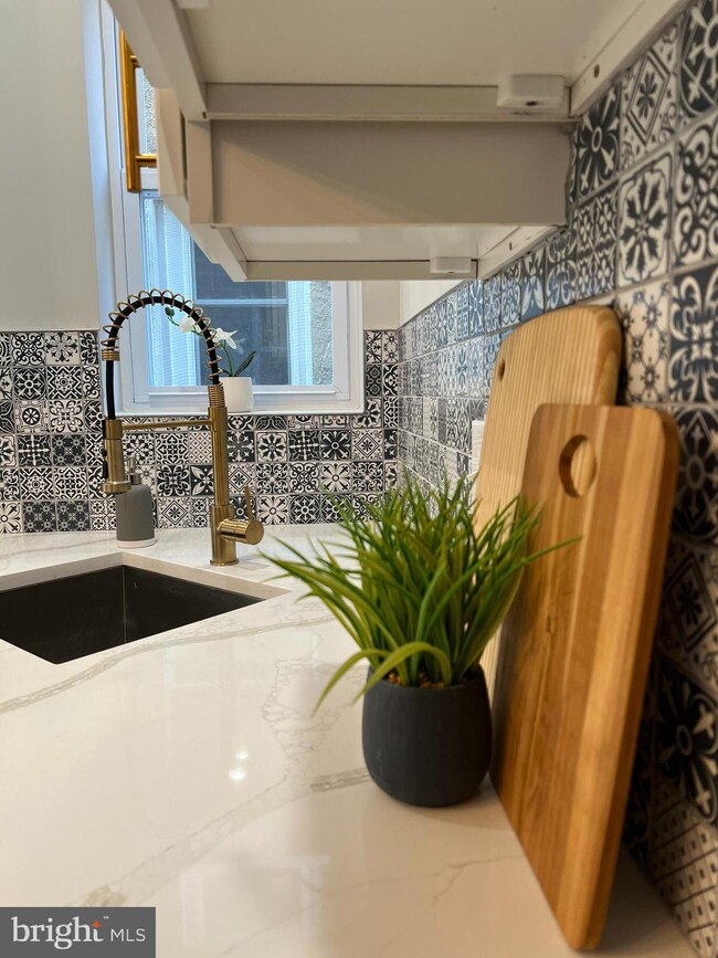 5219 Morris St, Philadelphia, PA 19144 - photo 3