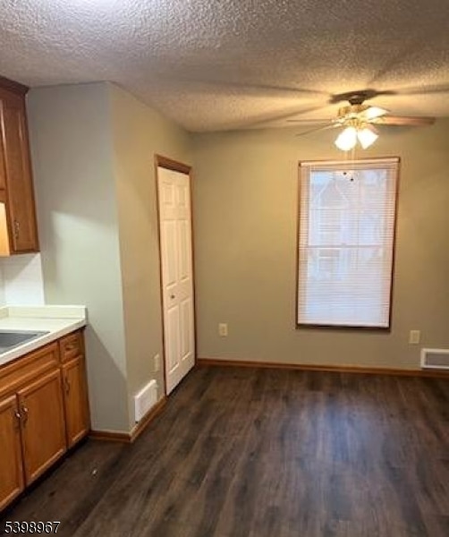 26 Amherst Ct, Hamburg, NJ 07419 - photo 3