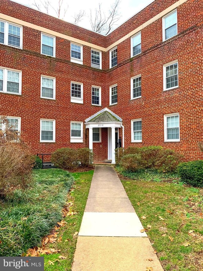 2910 13th Rd S unit 102, Arlington, VA 22204 - photo 2