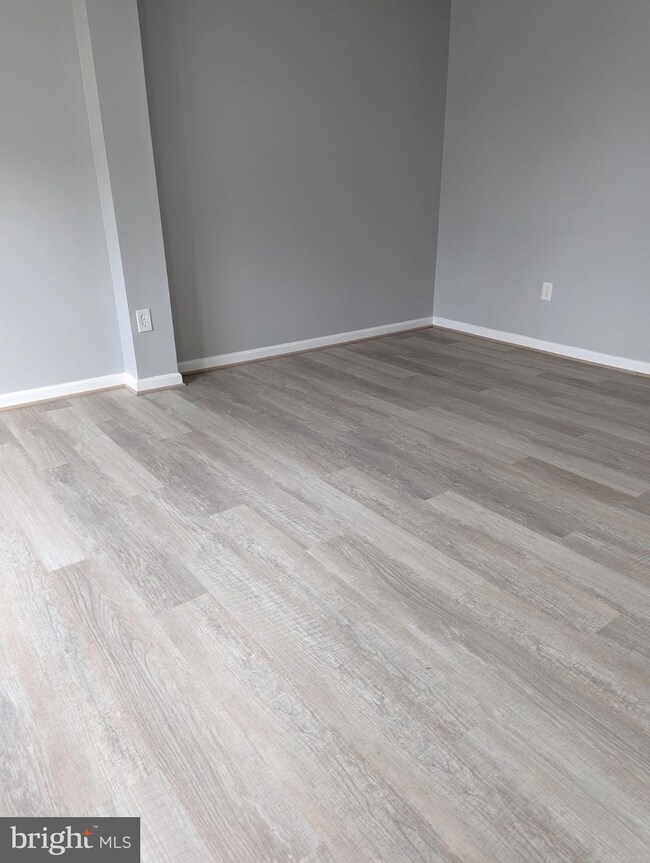 6044 Tree Swallow Ct, Columbia, MD 21044 - photo 4