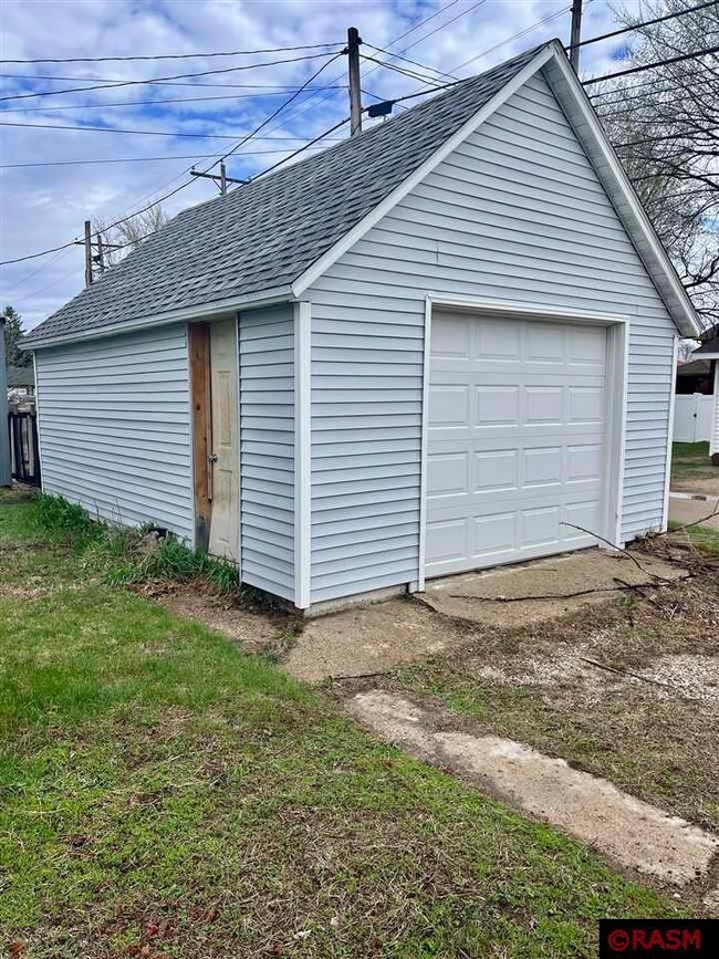 520 520 N Broadway St, New Ulm, MN 56073 - photo 3