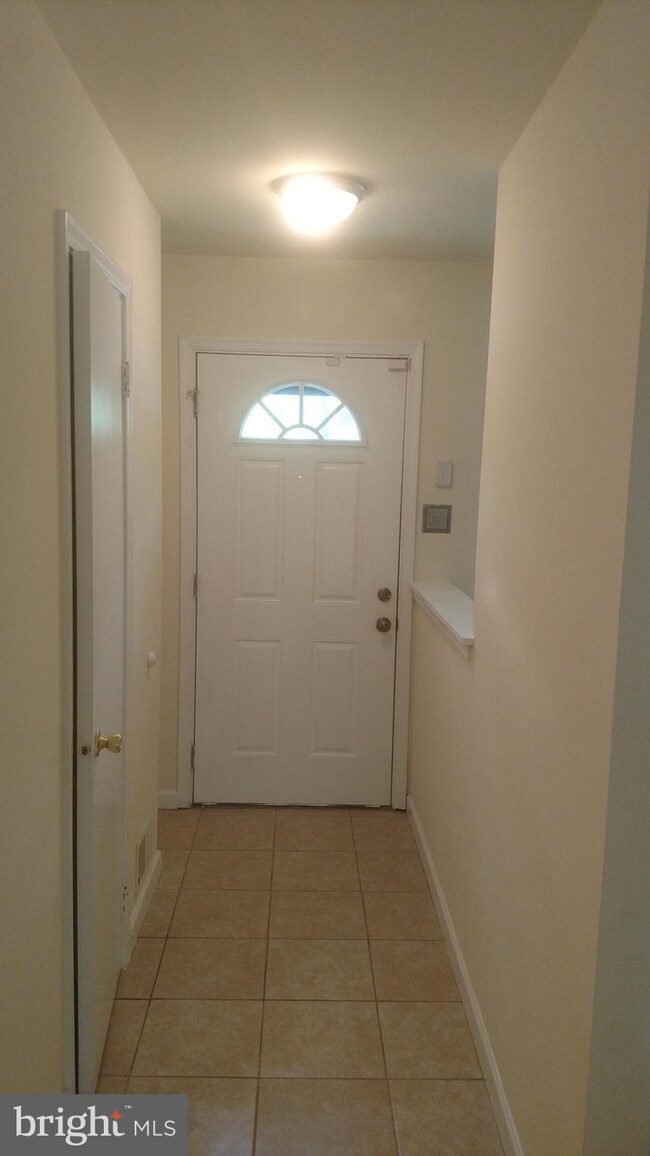 14000 Chestnut Ct, Laurel, MD 20707 - photo 6