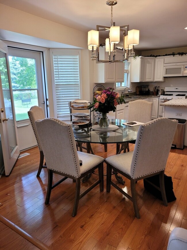 5315 Catclaw Ct, Naperville, IL 60564 - photo 7