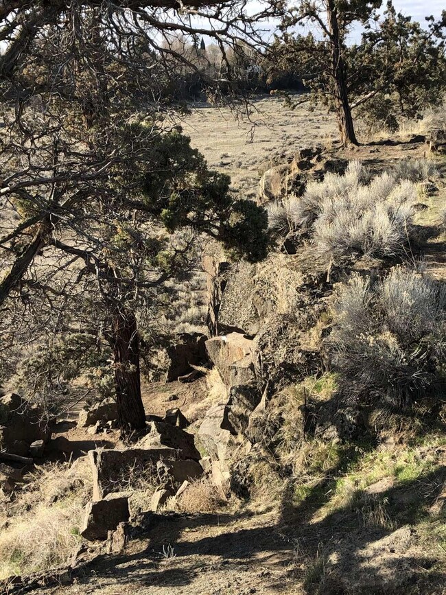 776 NW 13th St, Redmond, OR 97756 - photo 2