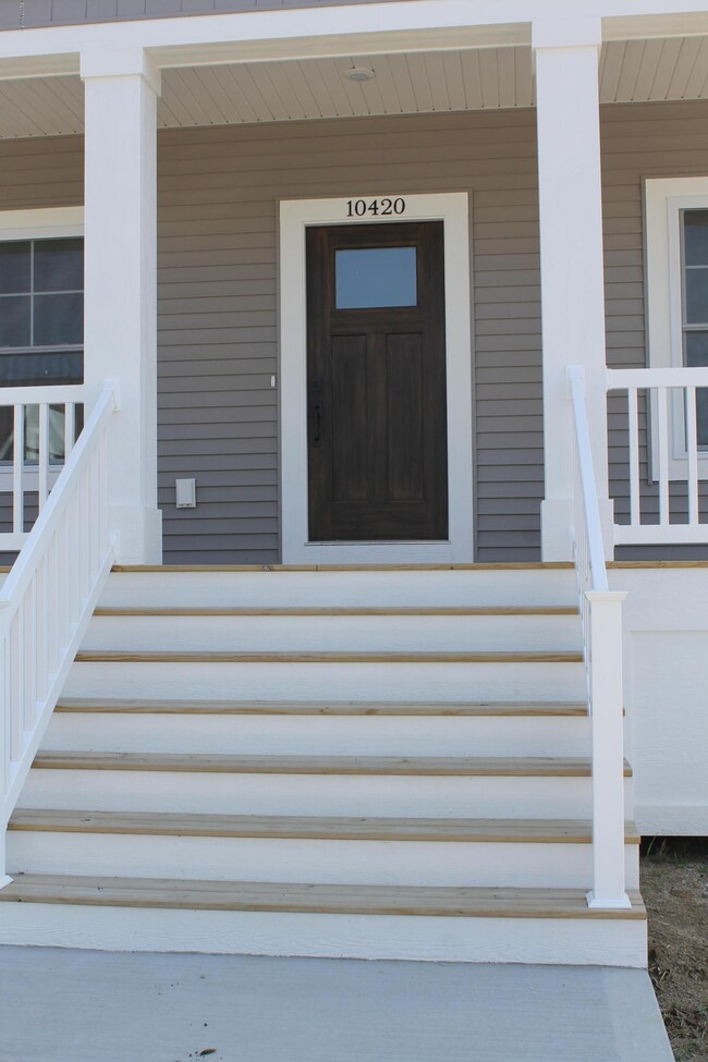 10420 Knollgate Dr, Holland, MI 49423 - photo 2