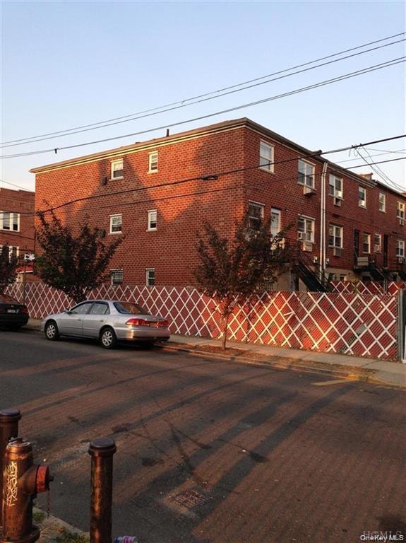 658 E 216th St unit 3, Bronx, NY 10467 - photo 2