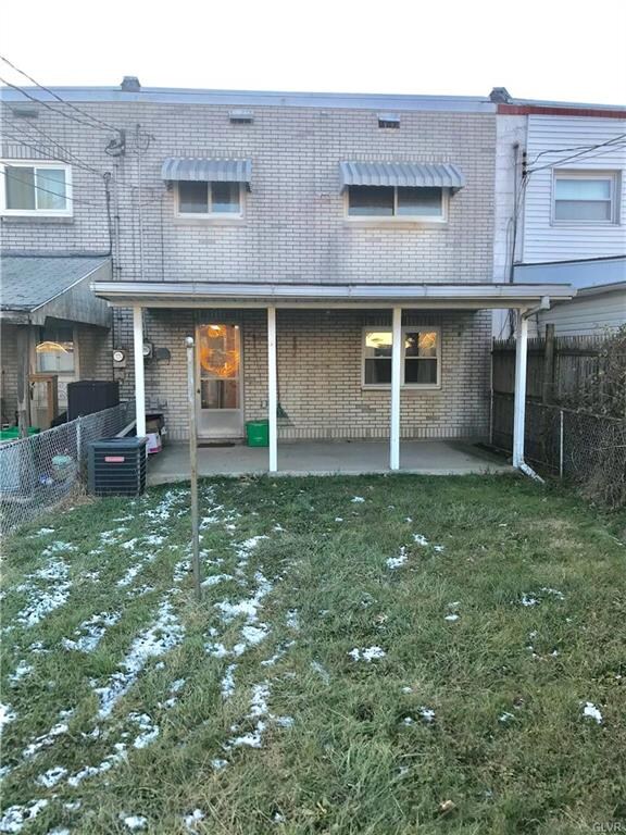 - View of backyard covered patio