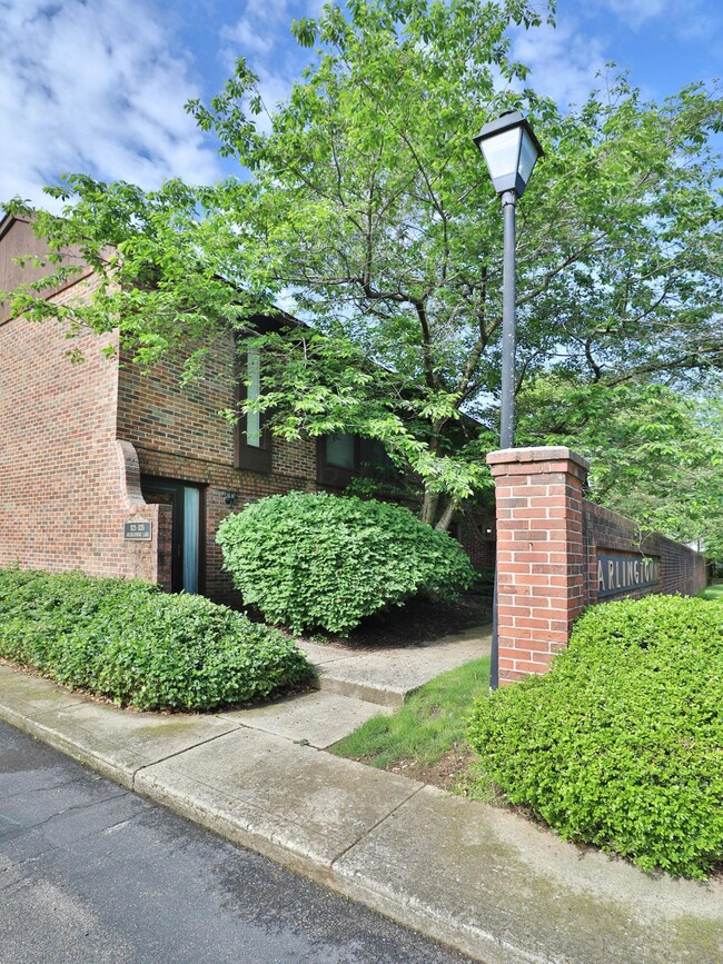 3131-Arlingtowne-02