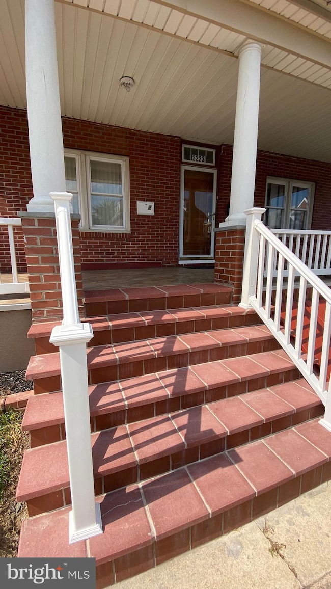 2223 Noble St, Reading, PA 19609 - photo 2