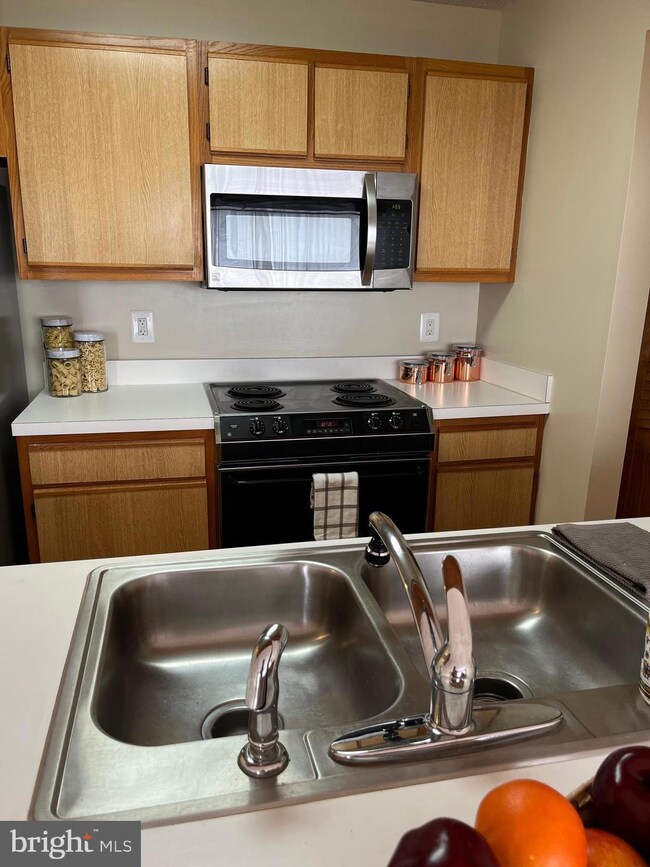 2703 Snowbird Terrace unit 6, Silver Spring, MD 20906 - photo 4