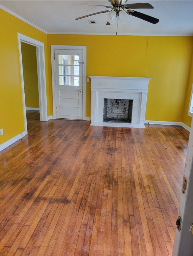 303 Chandler St, Dothan, AL 36301 - photo 2