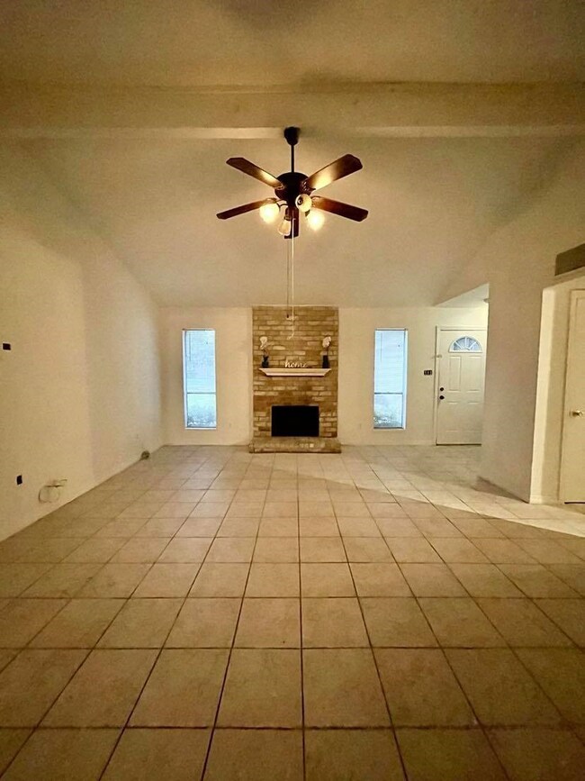 10727 Heather Hill Dr, Houston, TX 77086 - photo 6