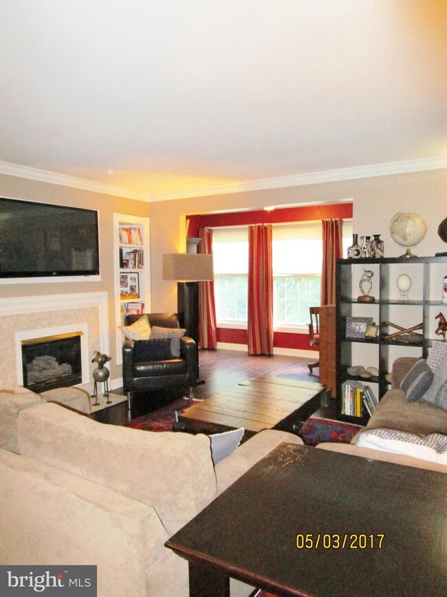 9220F Cardinal Forest Ln unit F, Lorton, VA 22079 - photo 4