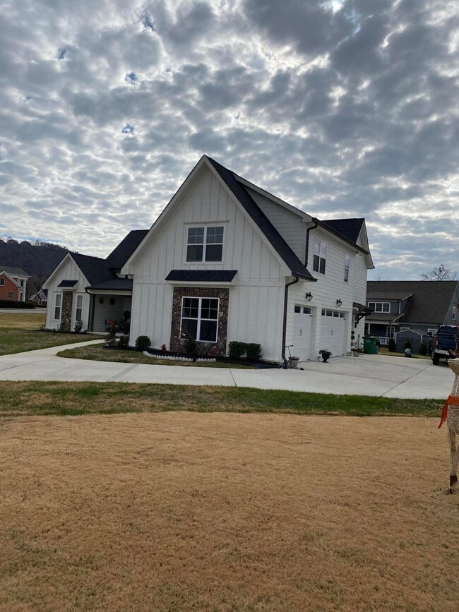 7404 Keely Run, Ooltewah, TN 37363 - photo 2