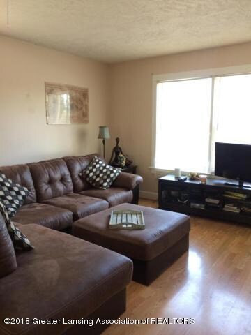 422 S Butler Blvd, Lansing, MI 48915 - photo 2