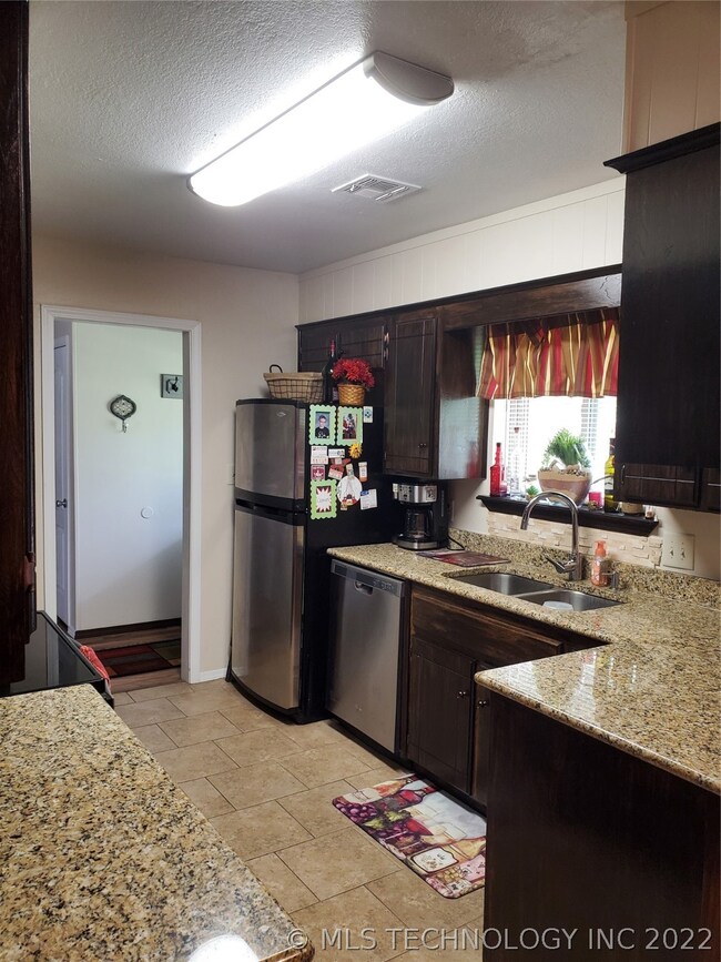 2509 W Driftwood Dr, Claremore, OK 74017 - photo 5