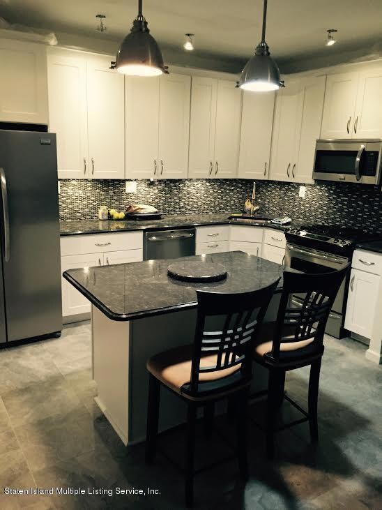 20 BaySt. Kitchen
