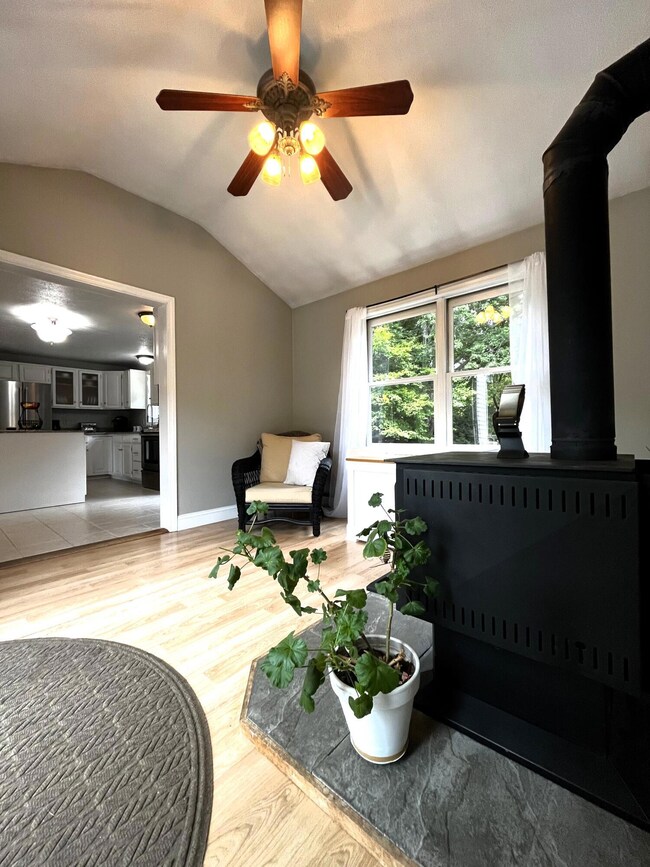 Sunroom 4 80 Fall Ridge Rd Windham